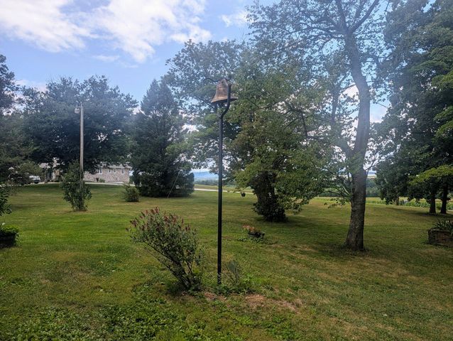438 FOREST LN, Shoemakersville, PA 19555