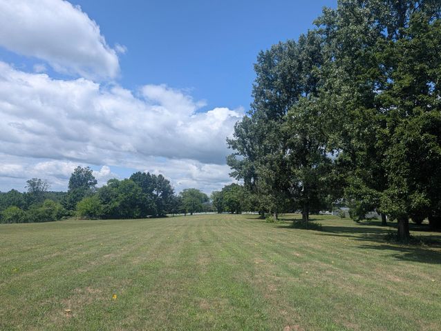 438 FOREST LN, Shoemakersville, PA 19555