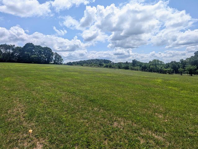 438 FOREST LN, Shoemakersville, PA 19555