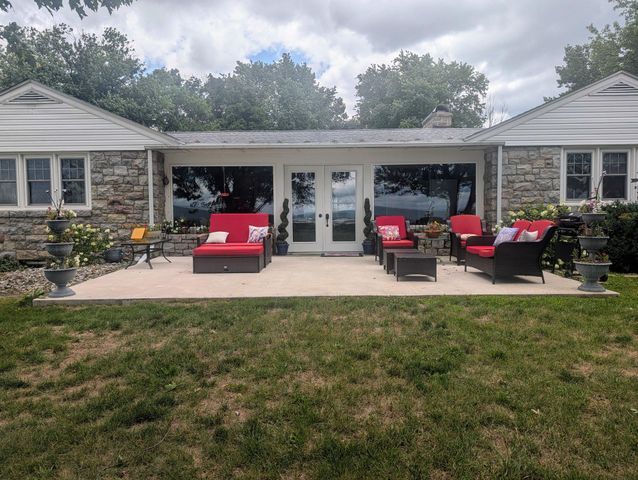 438 FOREST LN, Shoemakersville, PA 19555