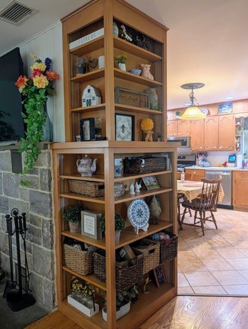 438 FOREST LN, Shoemakersville, PA 19555