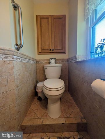 438 FOREST LN, Shoemakersville, PA 19555
