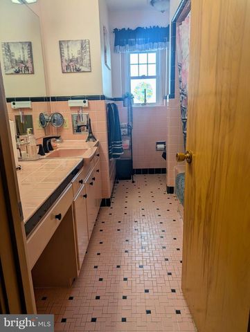 438 FOREST LN, Shoemakersville, PA 19555