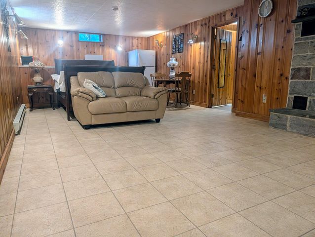 438 FOREST LN, Shoemakersville, PA 19555