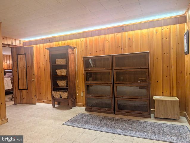 438 FOREST LN, Shoemakersville, PA 19555