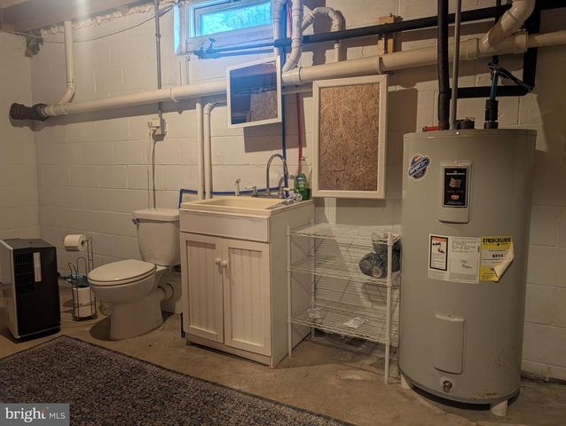 438 FOREST LN, Shoemakersville, PA 19555