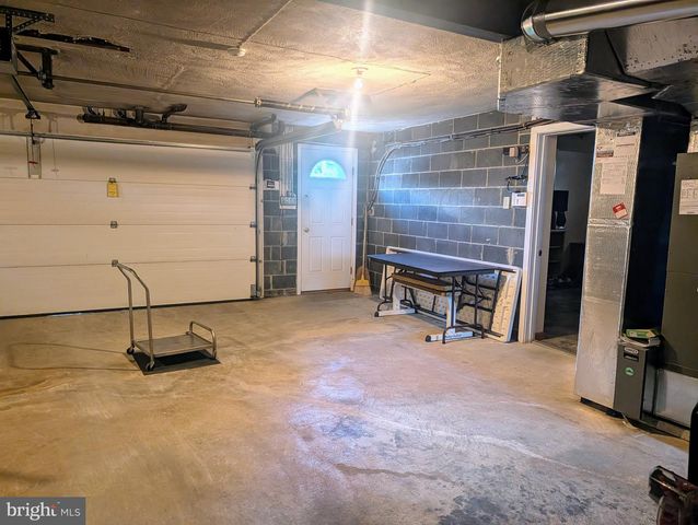 438 FOREST LN, Shoemakersville, PA 19555