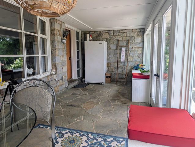 438 FOREST LN, Shoemakersville, PA 19555
