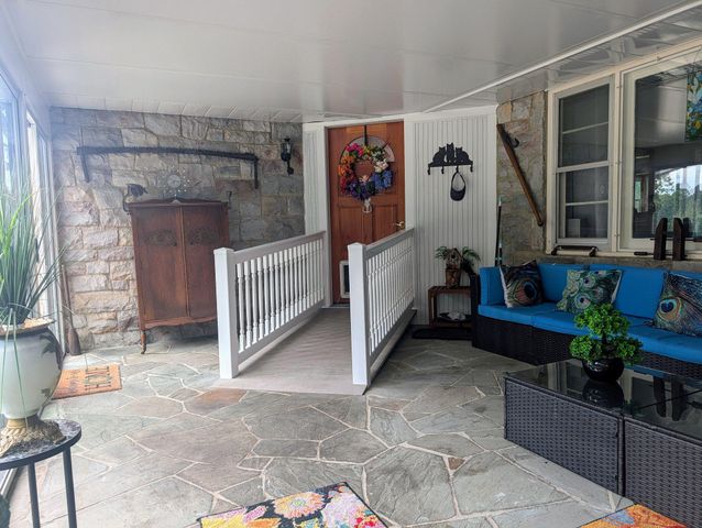 438 FOREST LN, Shoemakersville, PA 19555
