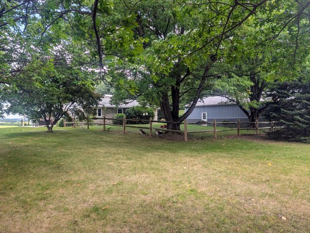 438 FOREST LN, Shoemakersville, PA 19555