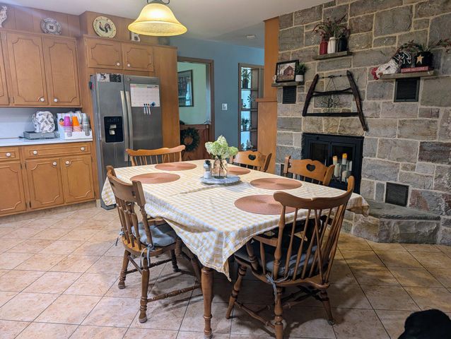 438 FOREST LN, Shoemakersville, PA 19555