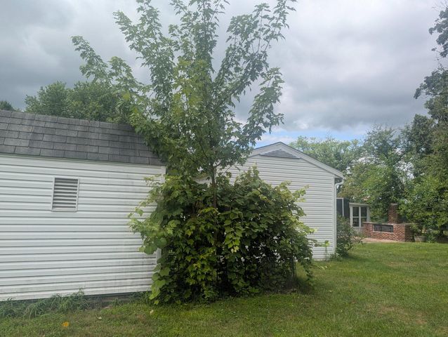 438 FOREST LN, Shoemakersville, PA 19555
