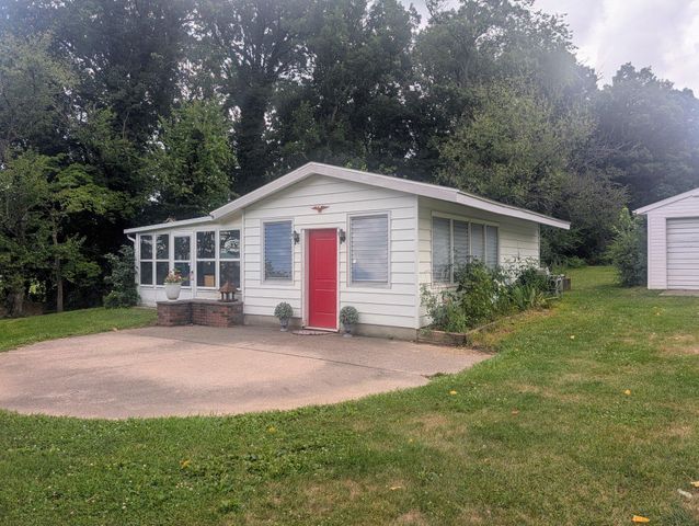 438 FOREST LN, Shoemakersville, PA 19555