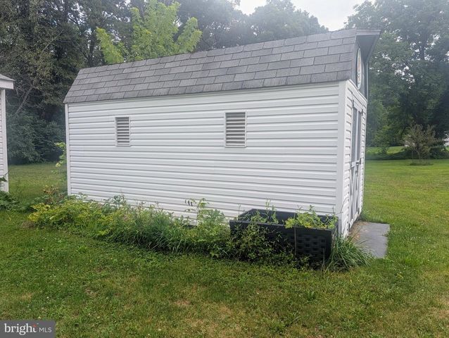 438 FOREST LN, Shoemakersville, PA 19555