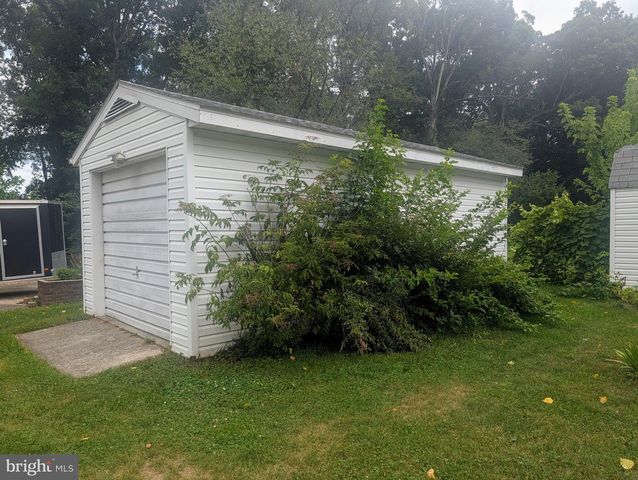 438 FOREST LN, Shoemakersville, PA 19555