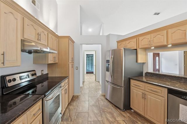 22 Mastic Court W, Homosassa, FL 34446