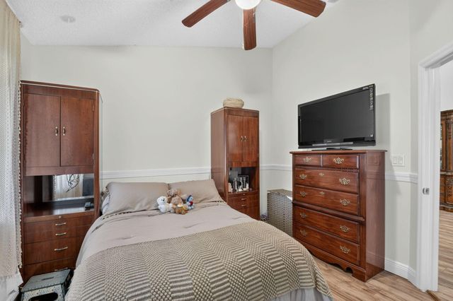 907 Harbour Pointe Way, Greenacres, FL 33413