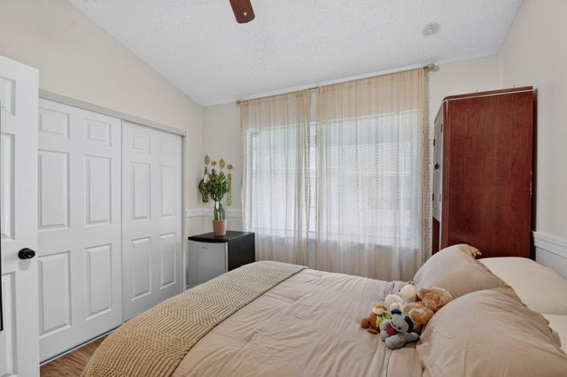 907 Harbour Pointe Way, Greenacres, FL 33413