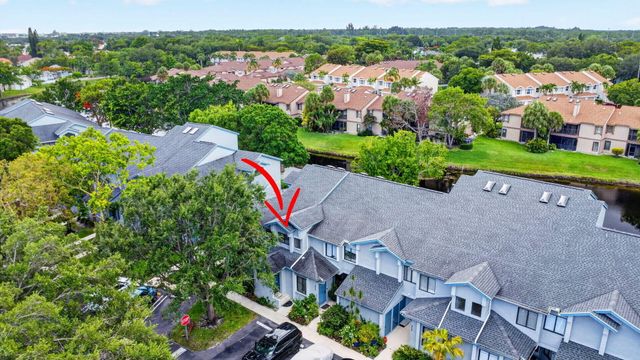 907 Harbour Pointe Way, Greenacres, FL 33413