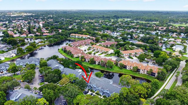 907 Harbour Pointe Way, Greenacres, FL 33413