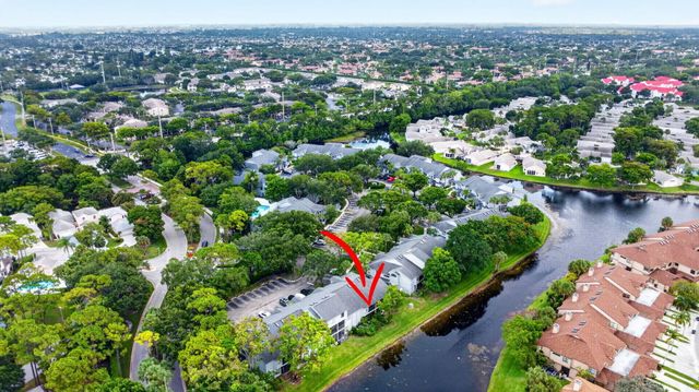 907 Harbour Pointe Way, Greenacres, FL 33413