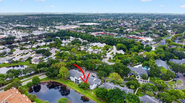 907 Harbour Pointe Way, Greenacres, FL 33413