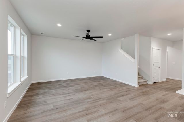 10513 W Tinder St, Star, ID 83669