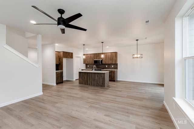 10513 W Tinder St, Star, ID 83669