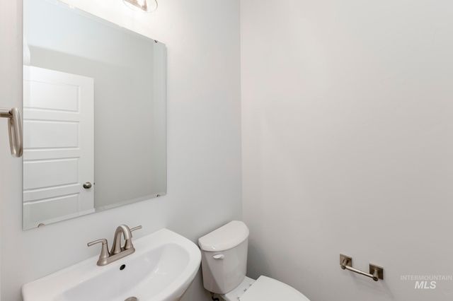 10513 W Tinder St, Star, ID 83669