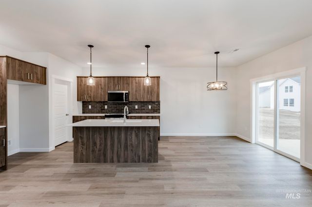 10513 W Tinder St, Star, ID 83669