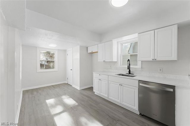 3406 Henderson Road, Cleveland Heights, OH 44112