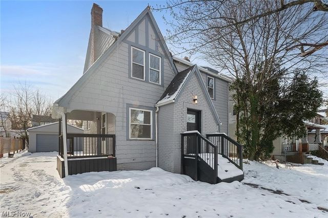 3406 Henderson Road, Cleveland Heights, OH 44112