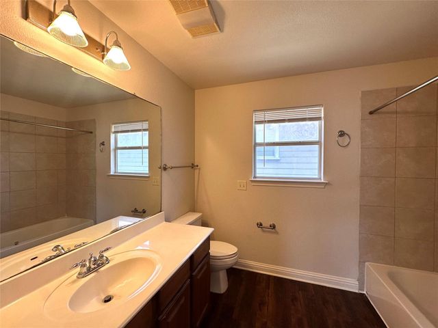 506 Delmar Ave B, Austin, TX 78752