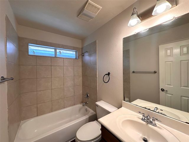 506 Delmar Ave B, Austin, TX 78752