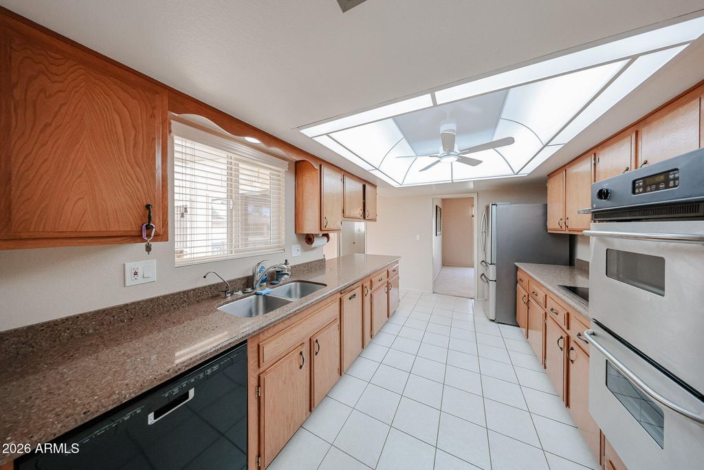 10429 W PRAIRIE HILLS Circle, Sun City, AZ 85351 — photo 4
