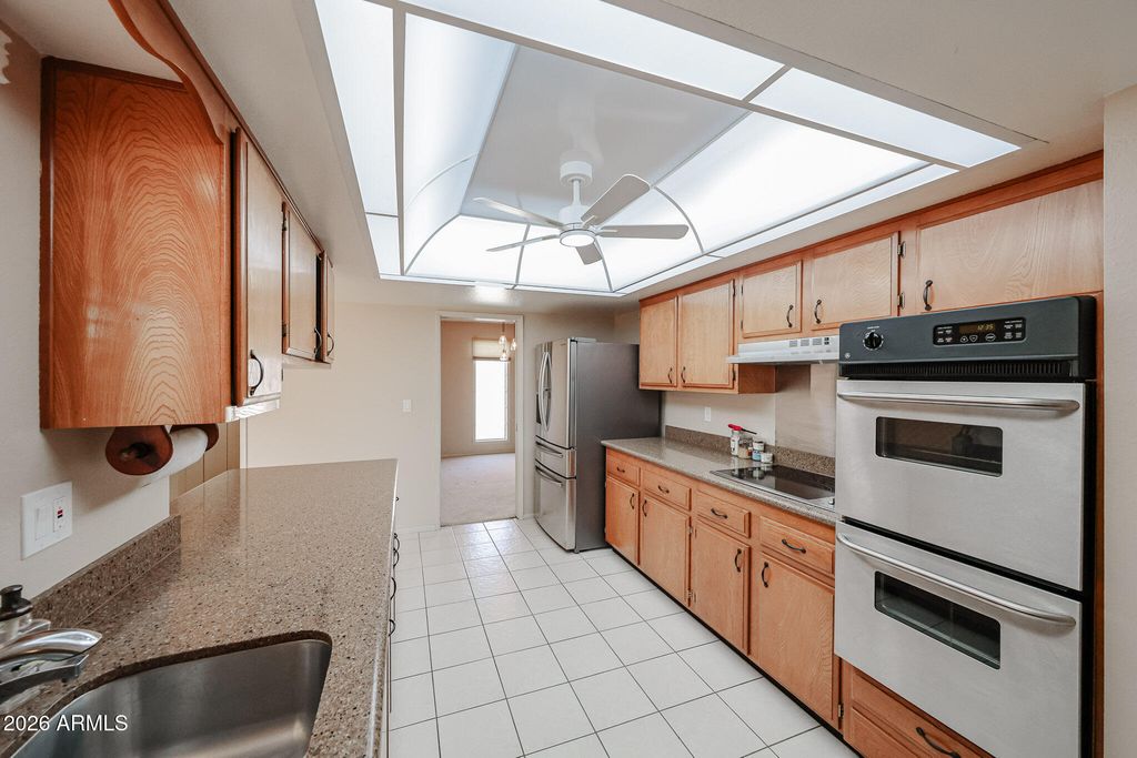 10429 W PRAIRIE HILLS Circle, Sun City, AZ 85351 — photo 5