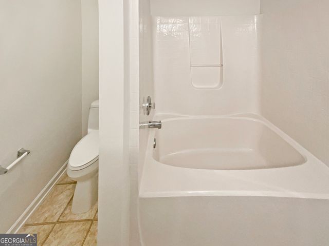 517 Jaclyn Circle, Mcdonough, GA 30253