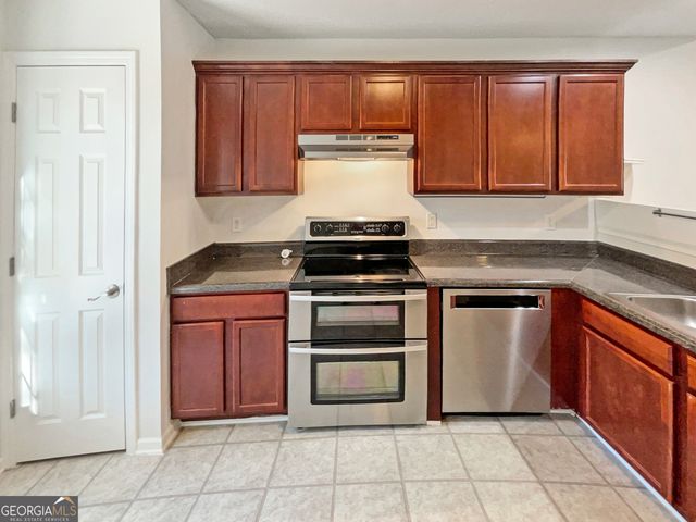 517 Jaclyn Circle, Mcdonough, GA 30253