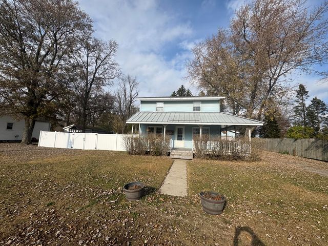2561 Lake Shore Drive, Howard Twp, MI 49120