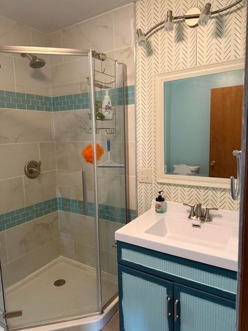 2561 Lake Shore Drive, Howard Twp, MI 49120