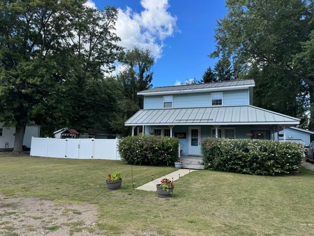 2561 Lake Shore Drive, Howard Twp, MI 49120