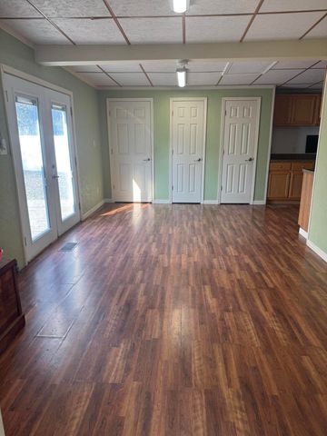 2561 Lake Shore Drive, Howard Twp, MI 49120