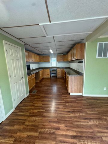 2561 Lake Shore Drive, Howard Twp, MI 49120