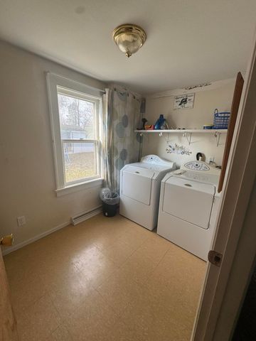 2561 Lake Shore Drive, Howard Twp, MI 49120