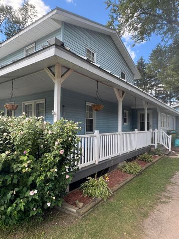 2561 Lake Shore Drive, Howard Twp, MI 49120