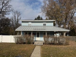 2561 Lake Shore Drive, Howard Twp, MI 49120