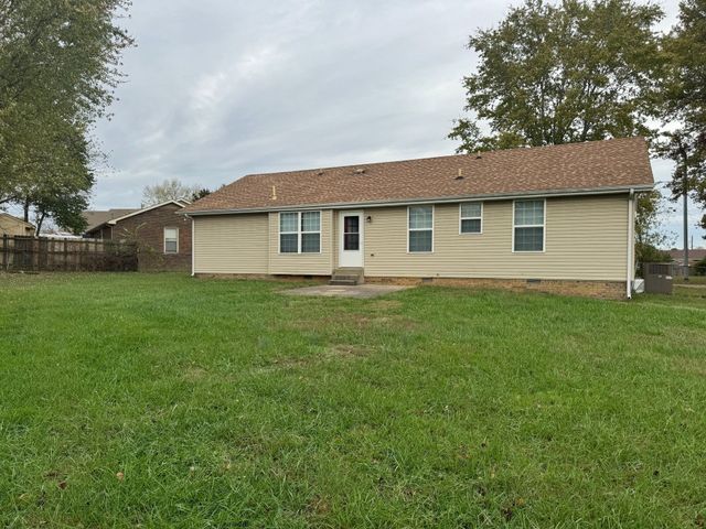 104 Cornelia Ct, Clarksville, TN 37042