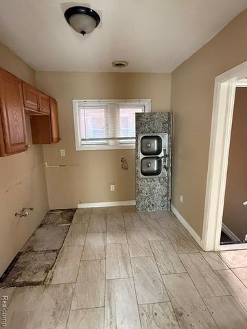 14889 Sussex Street, Detroit, MI 48227