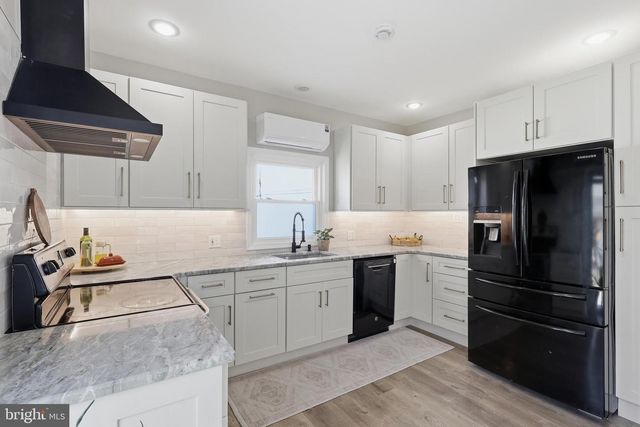 95 PARK AVE, Morrisville, PA 19067