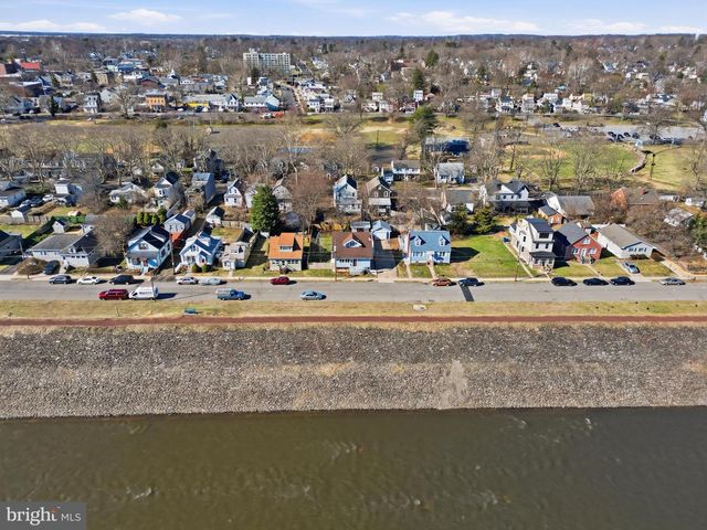 95 PARK AVE, Morrisville, PA 19067